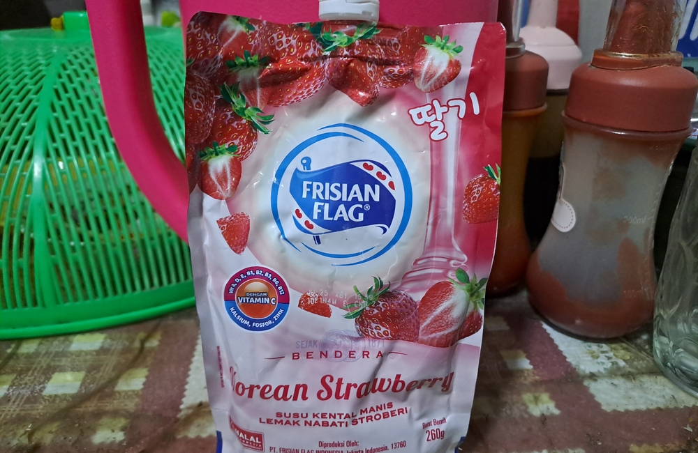 Frisian Flag Korean Strawberry