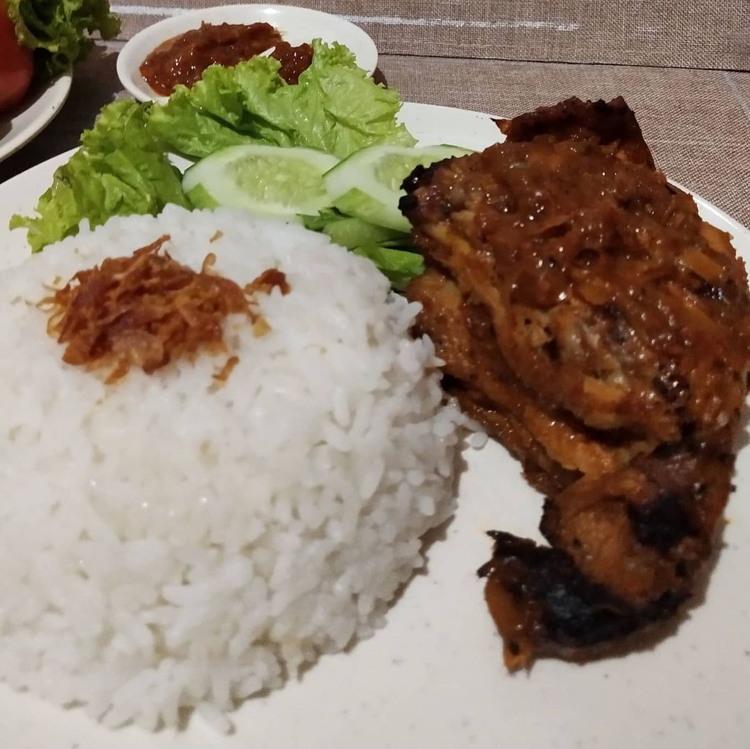 Ayam Bakar Kecombrang