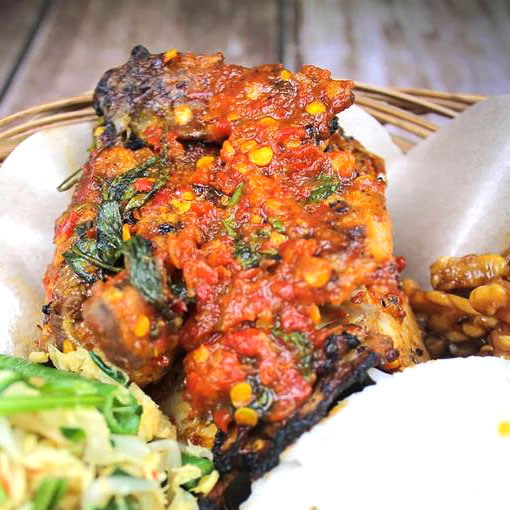 Ayam Bakar Woku