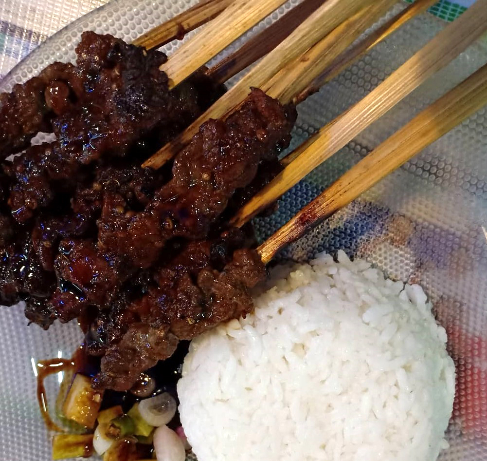 Sate Daging Sapi Bumbu Kacang